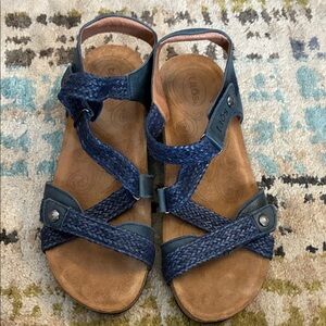 Taos -Blue and Tan Sandals sz 7-7.5